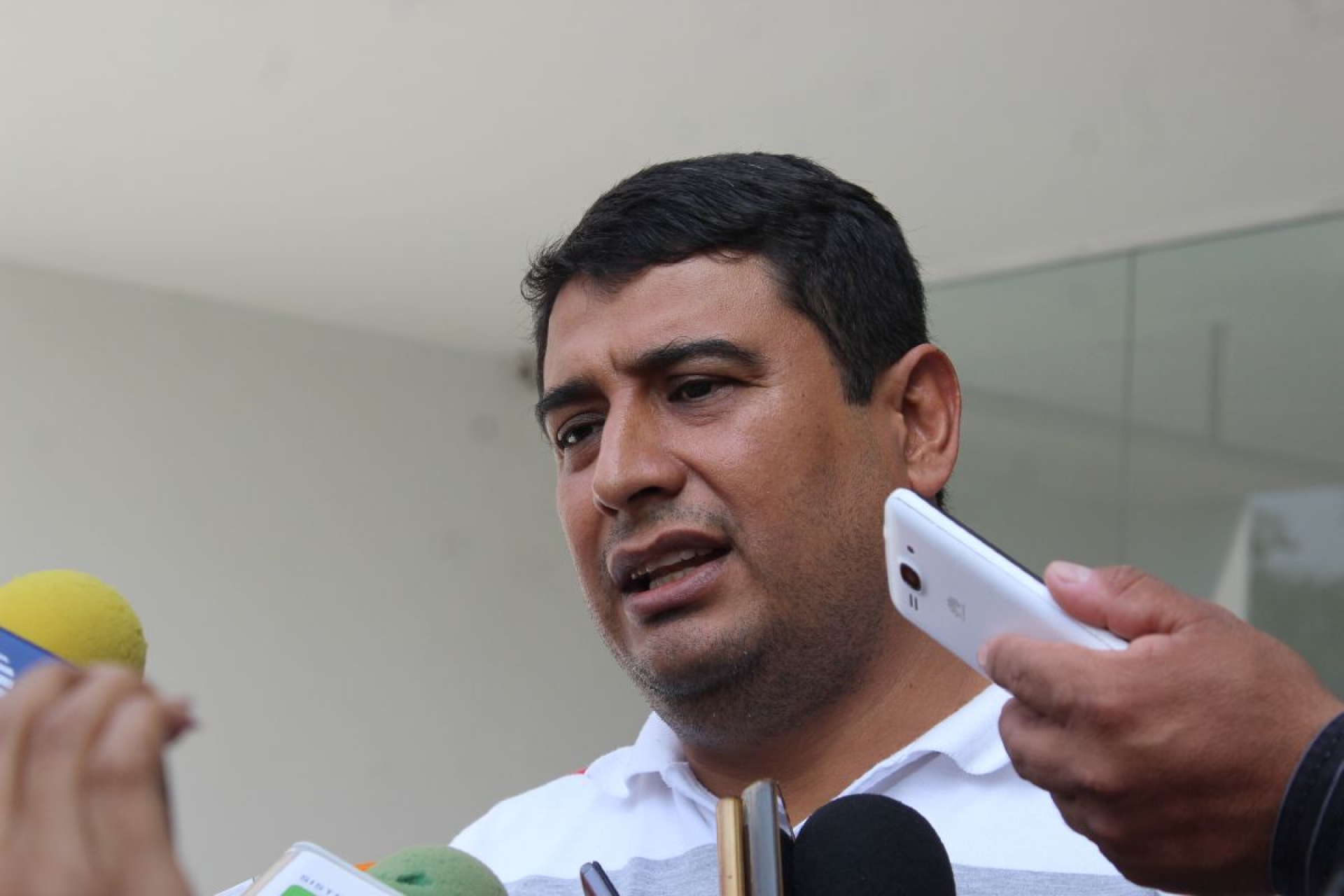 Trabajadores del Congreso reclaman a diputados el pago del aguinaldo