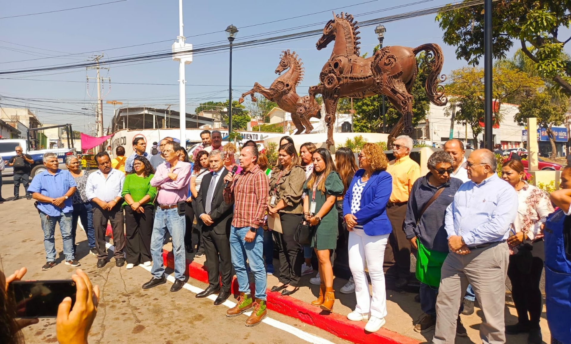Encabeza alcalde capitalino inauguración de rehabilitación de la glorieta 'Los Caballitos'
