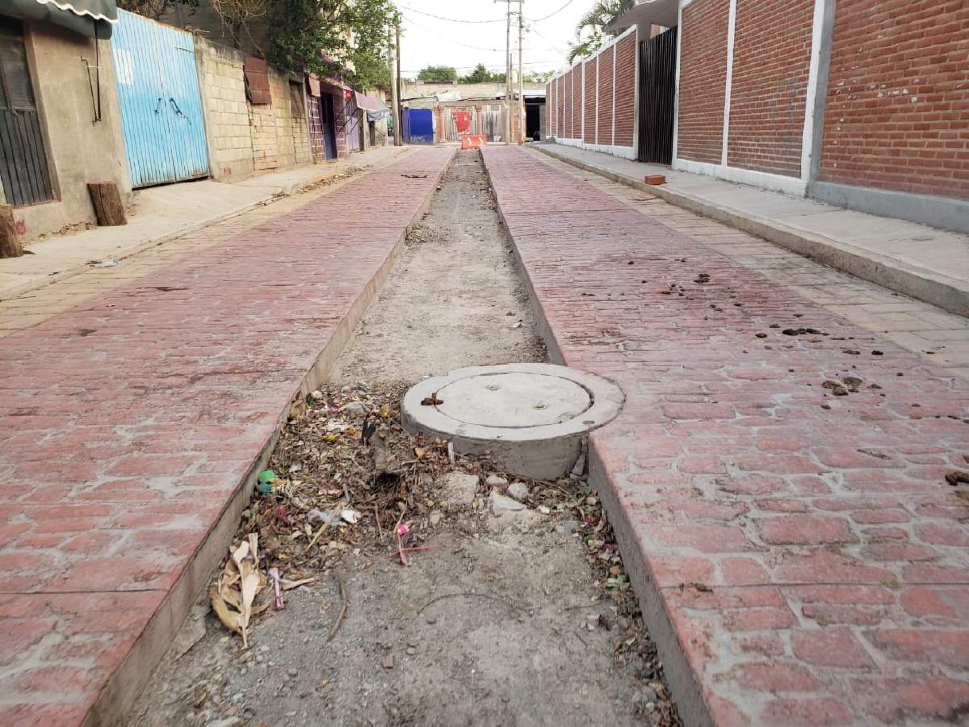 Denuncian malas condiciones de calles céntricas de Coatetelco