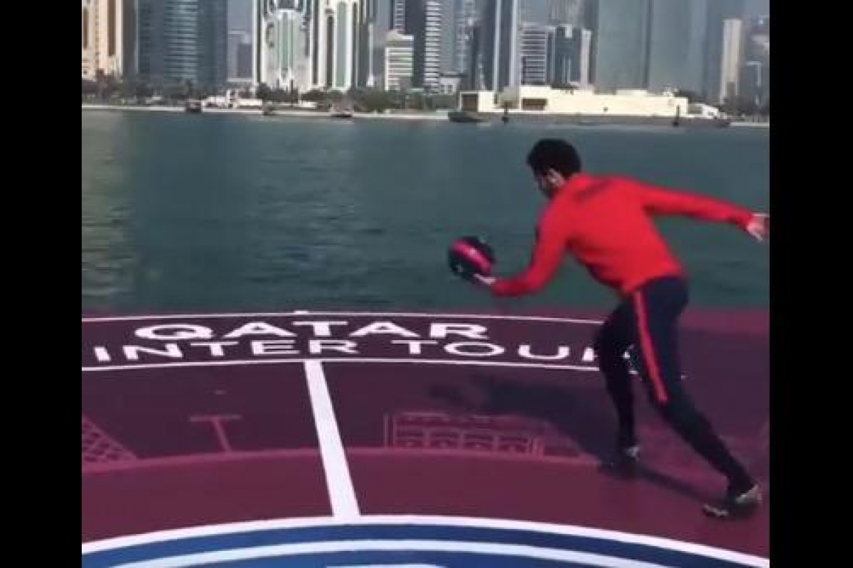 VIDEO: Que alguien le enseñe a Neymar a abrocharse los tenis