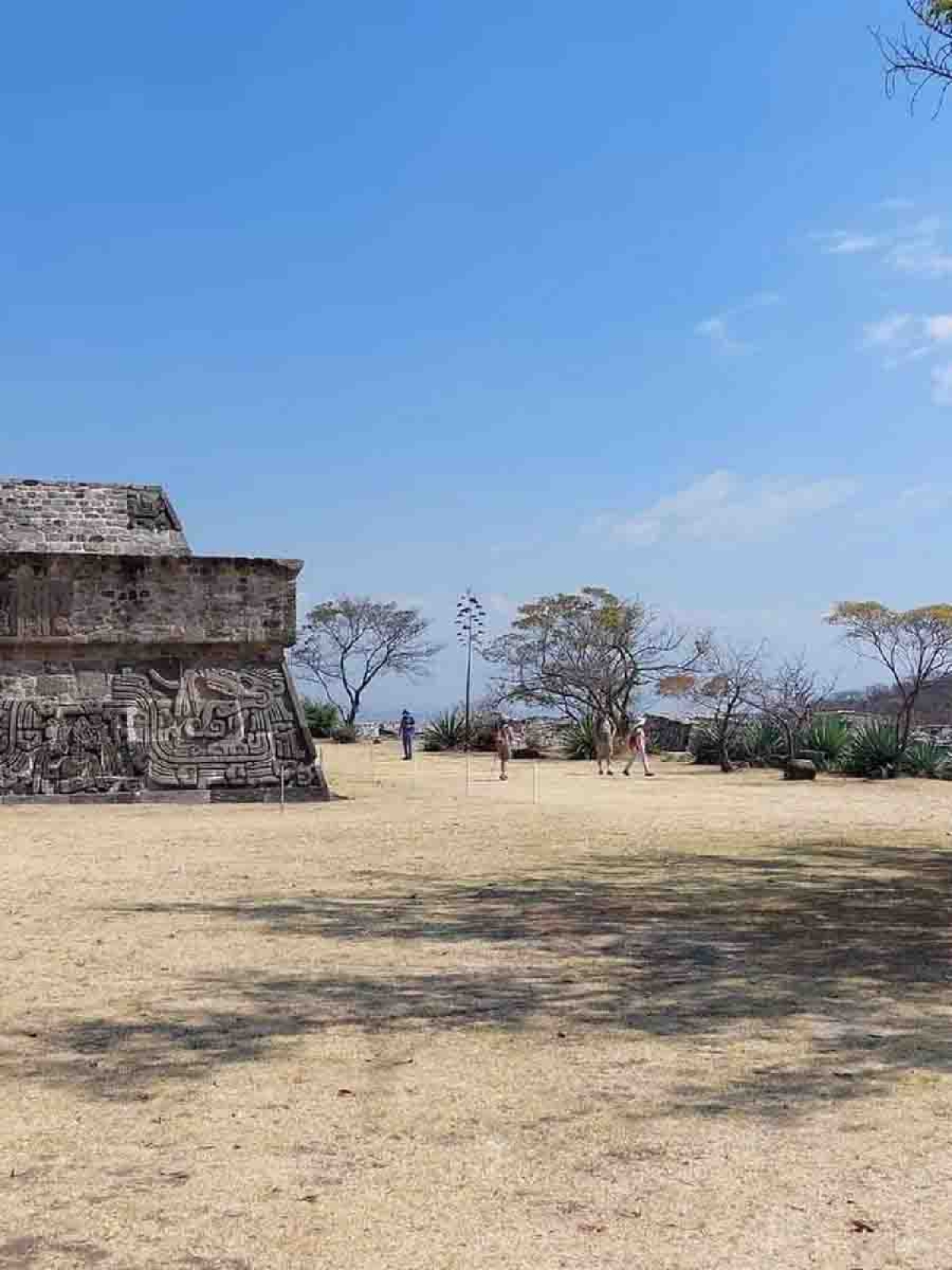 Al menos tres mil turistas visitaron la Zona Arqueológica de Xochicalco