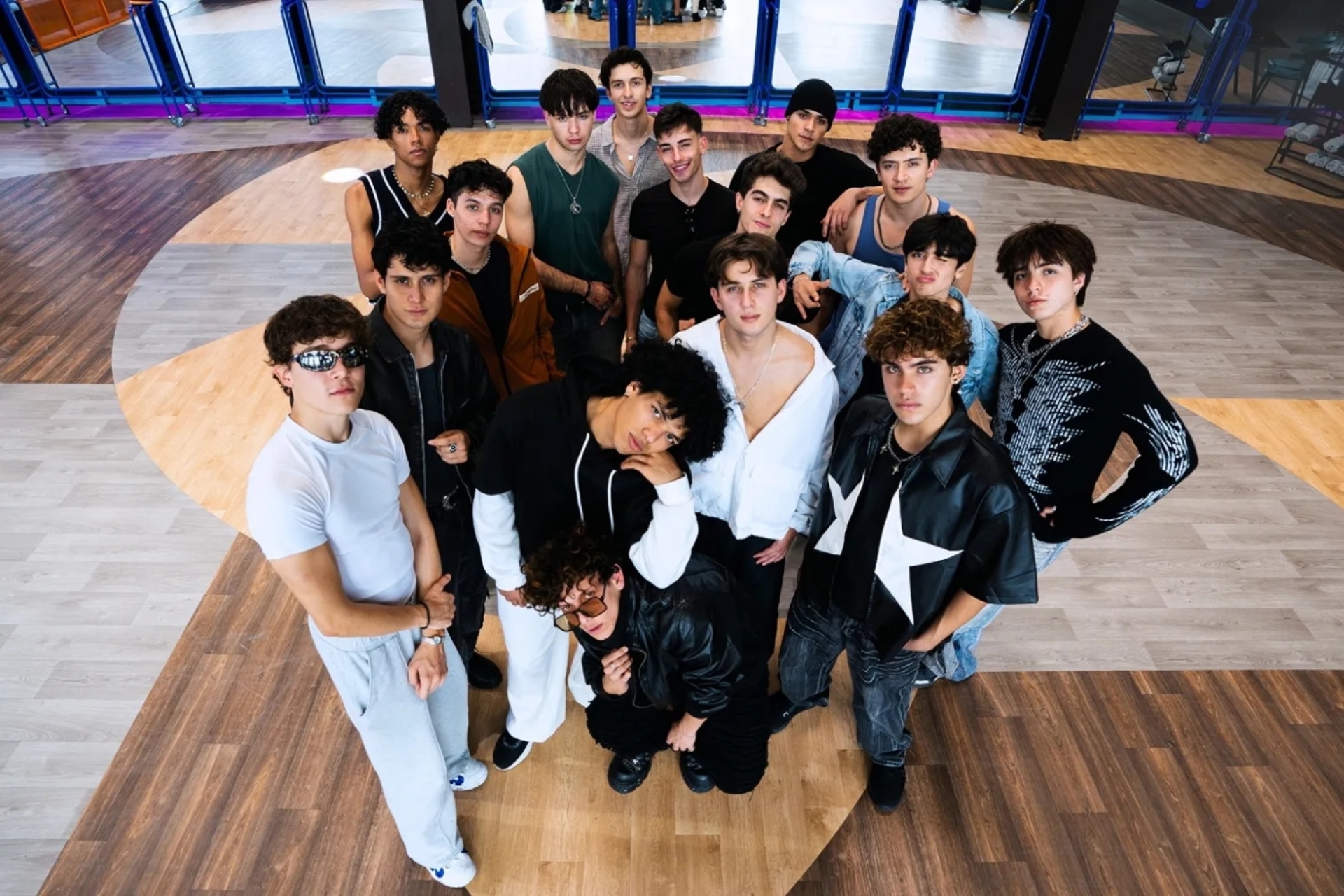 HYBE Latin America lanza 'Santos Bravos', en busca de la próxima gran banda del pop latino