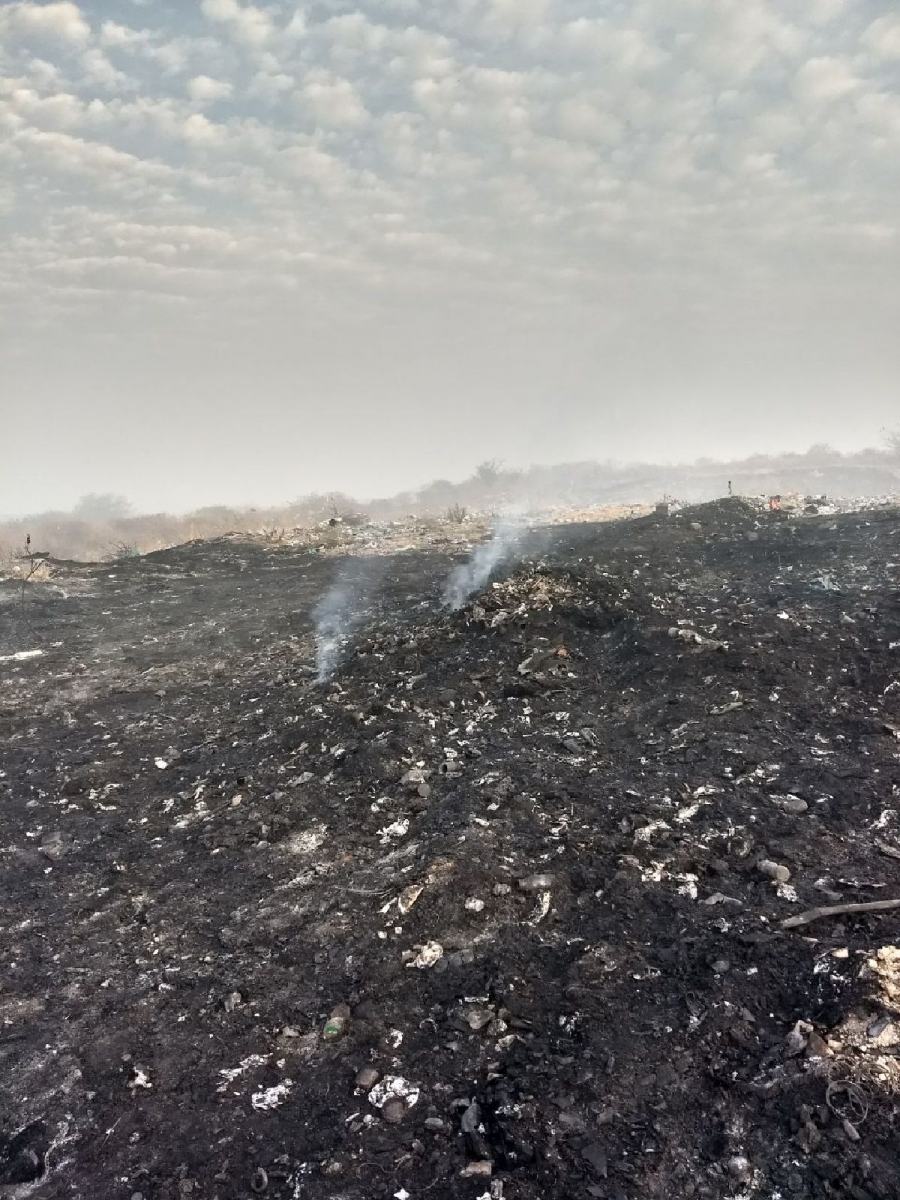 Sofocan nuevo incendio del basurero de Zacatepec