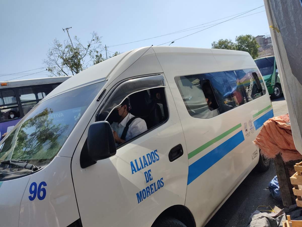 Lo ven feo cuando pide a los pasajeros usar cubrebocas