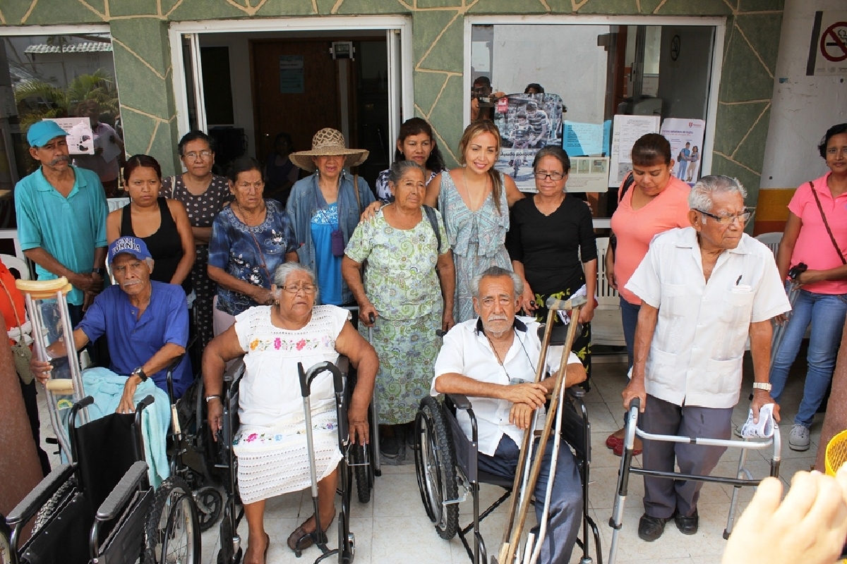 Entrega DIF  Yautepec aparatos para personas con discapacidad