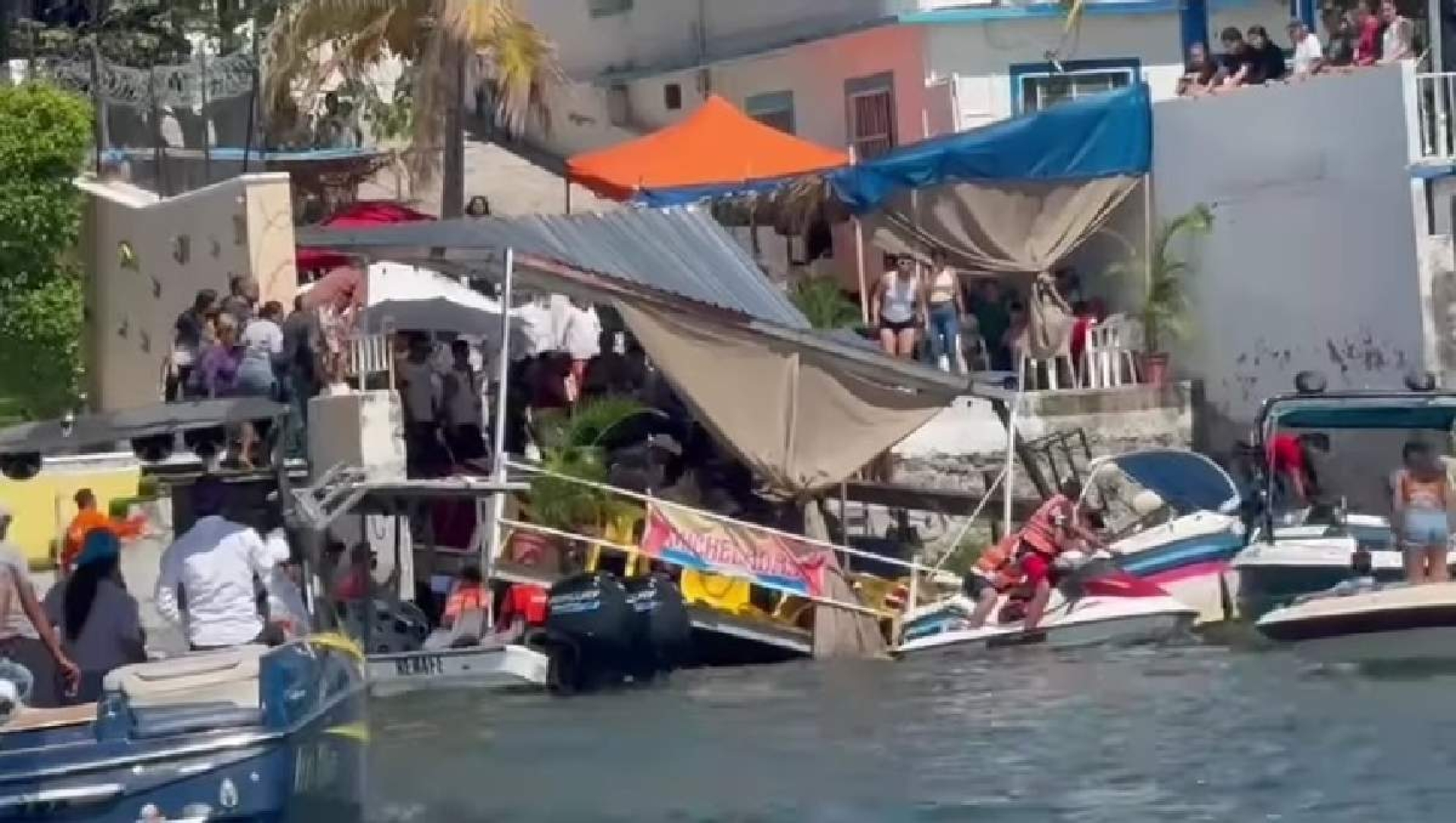 Colapsa muelle en restaurante de Tequesquitengo