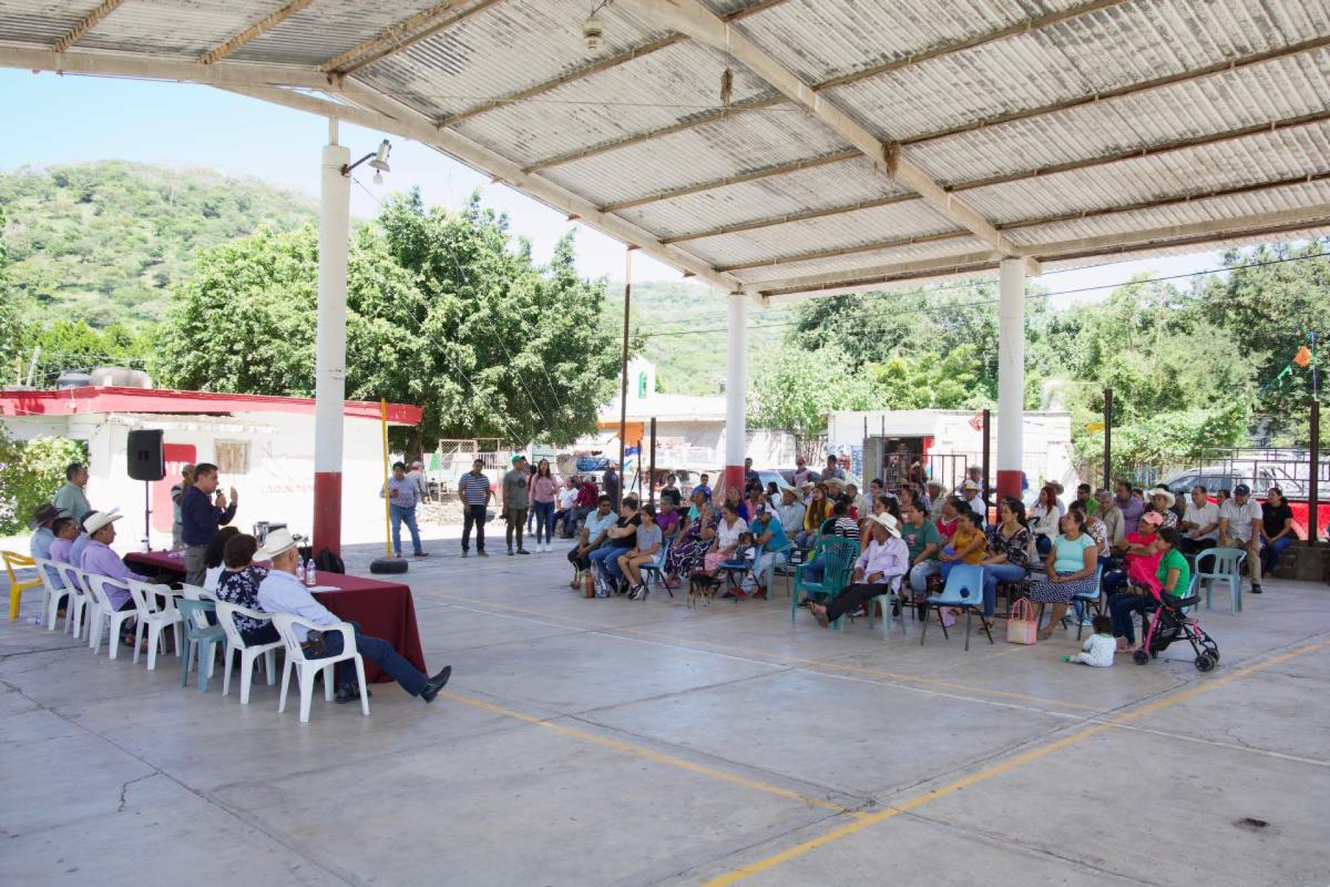 Vecinos de comunidad de Tlaquiltenango demandan mejoras