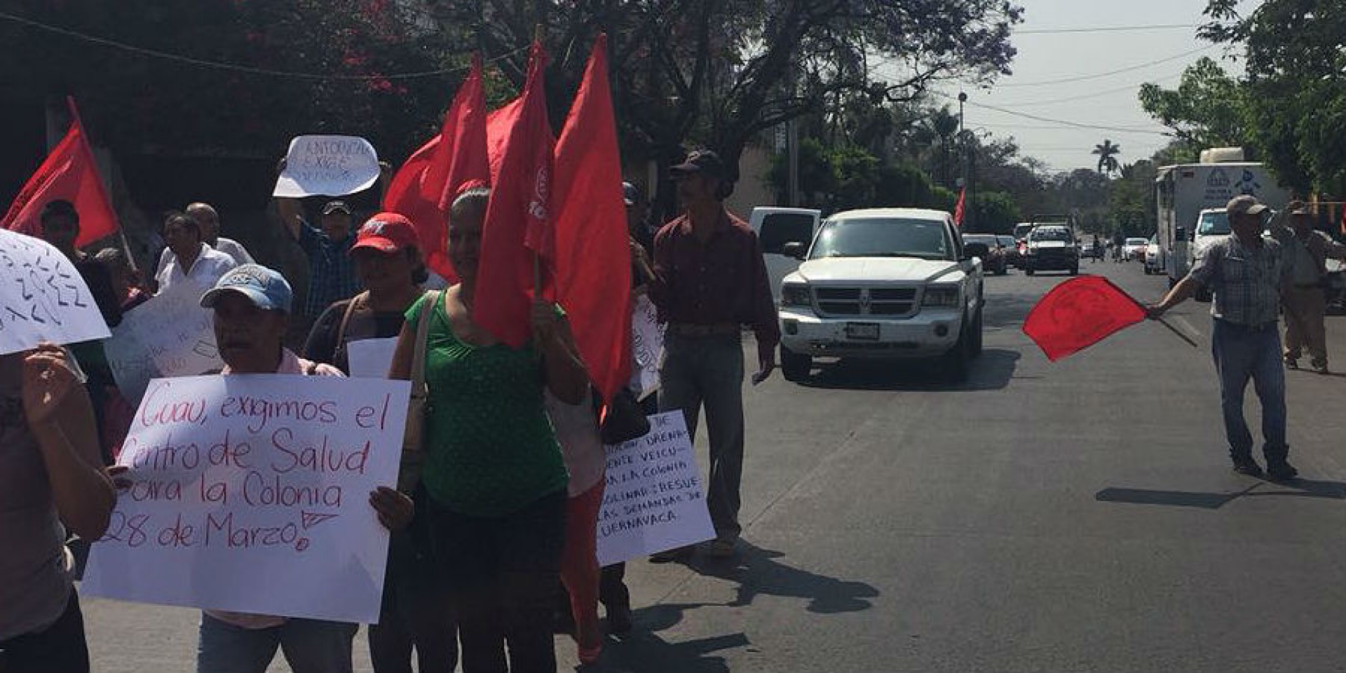 Marchan antorchistas en Cuernavaca; exigen apoyos