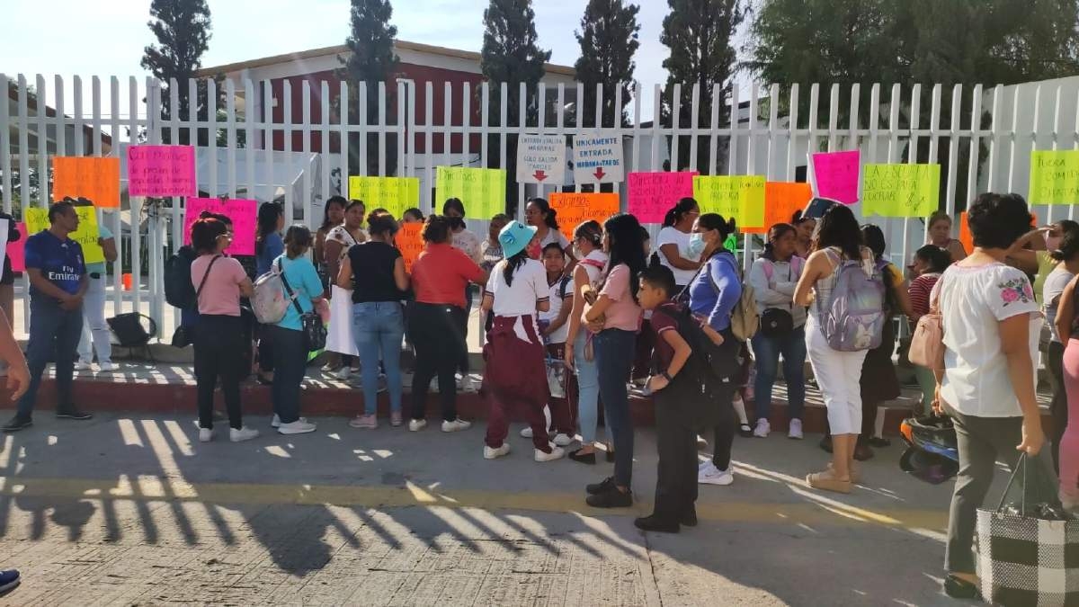 Exigen cuentas claras en Primaria Hermenegildo Galeana de Cuautla