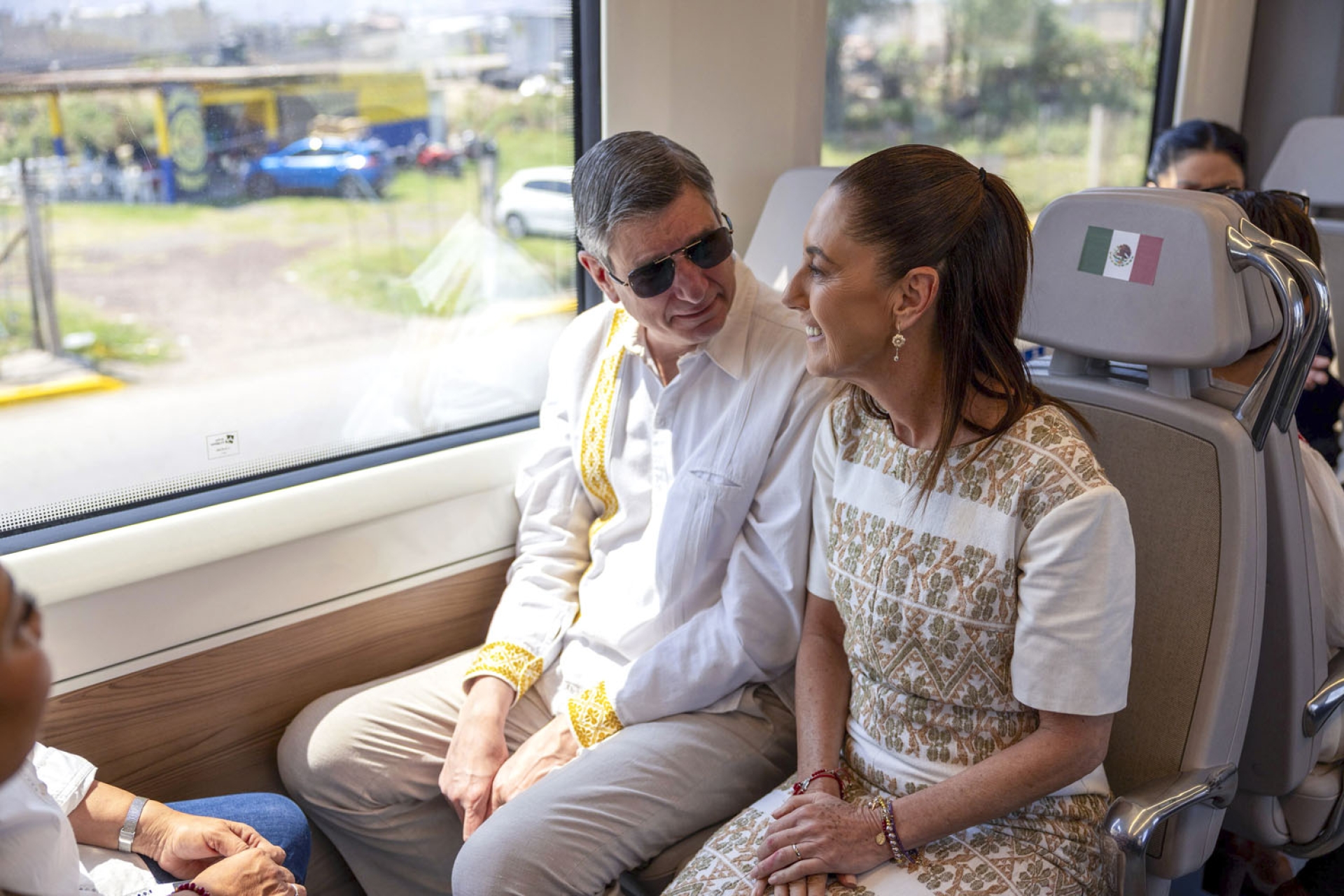 Sheinbaum inaugura tren Felipe Ángeles que conecta Buenavista con el AIFA
