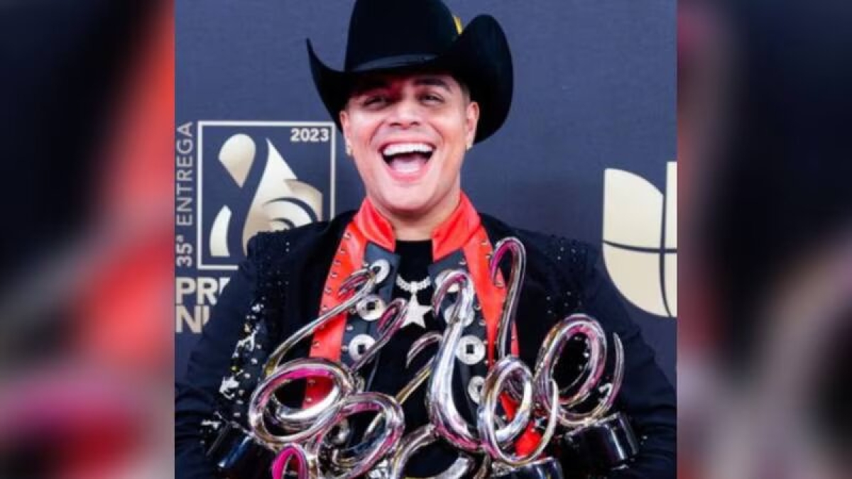 ¿Eduin Caz se separa? Dedica sus Premios lo Nuestro su 'ex esposa'
