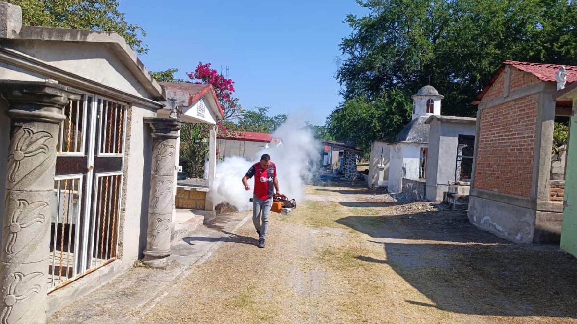 Listos, los panteones de Jojutla para el Día de Muertos