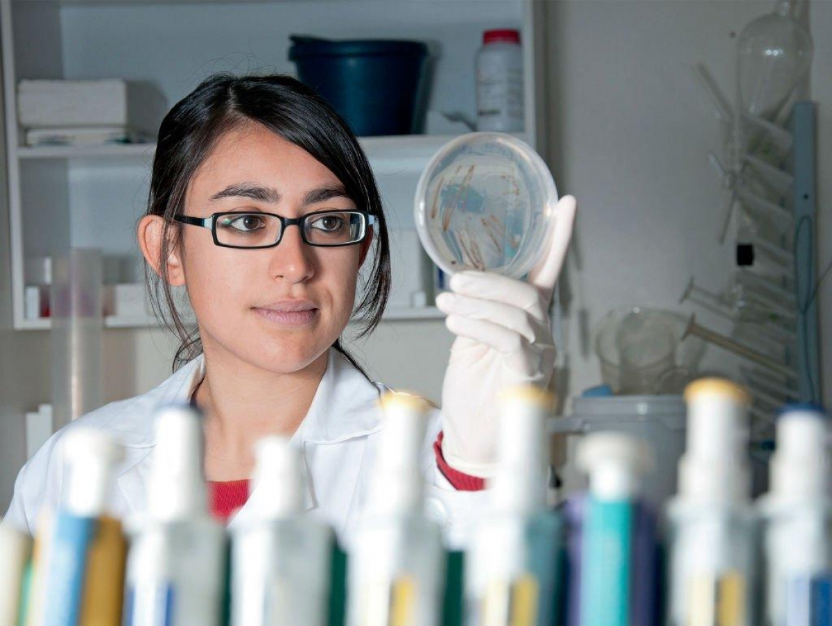 Solo 18 % de las mujeres en el mundo estudia ciencia