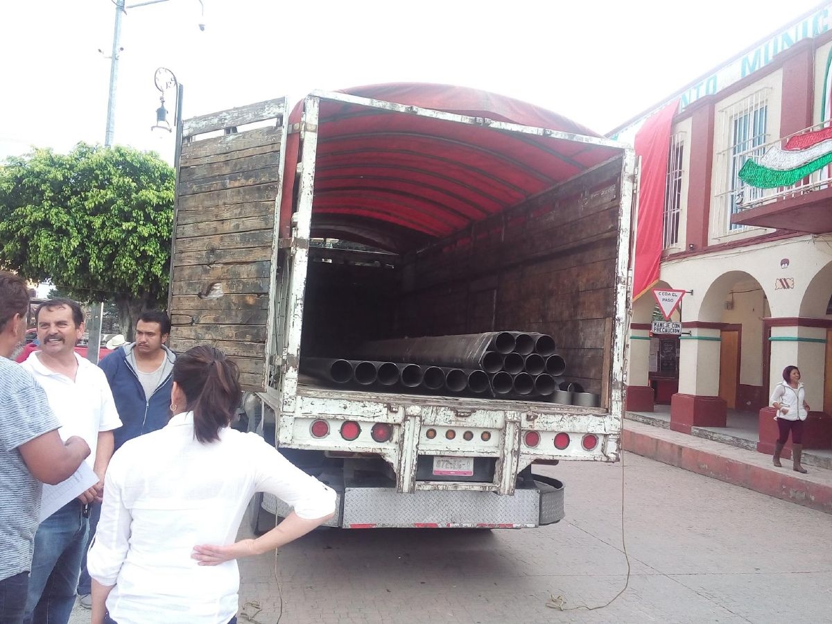 Inician rehabilitación de red de agua potable en la cabecera de Tetela del Volcán