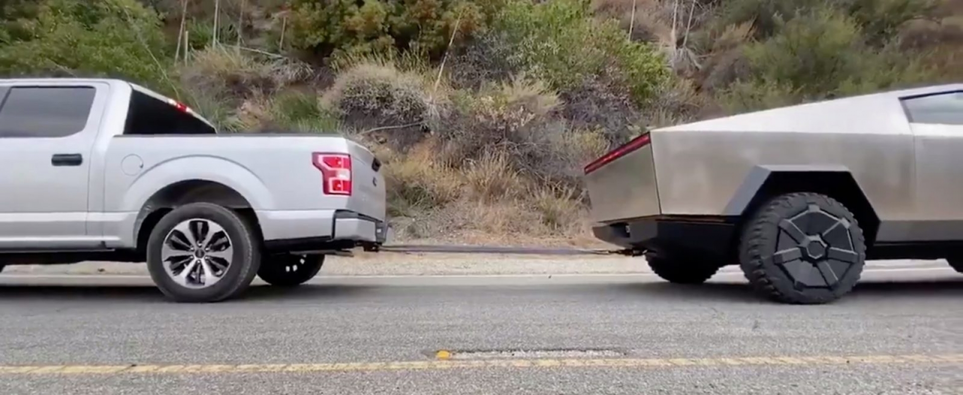 VIDEO: Tremenda arrastrada por parte de Tesla a Ford