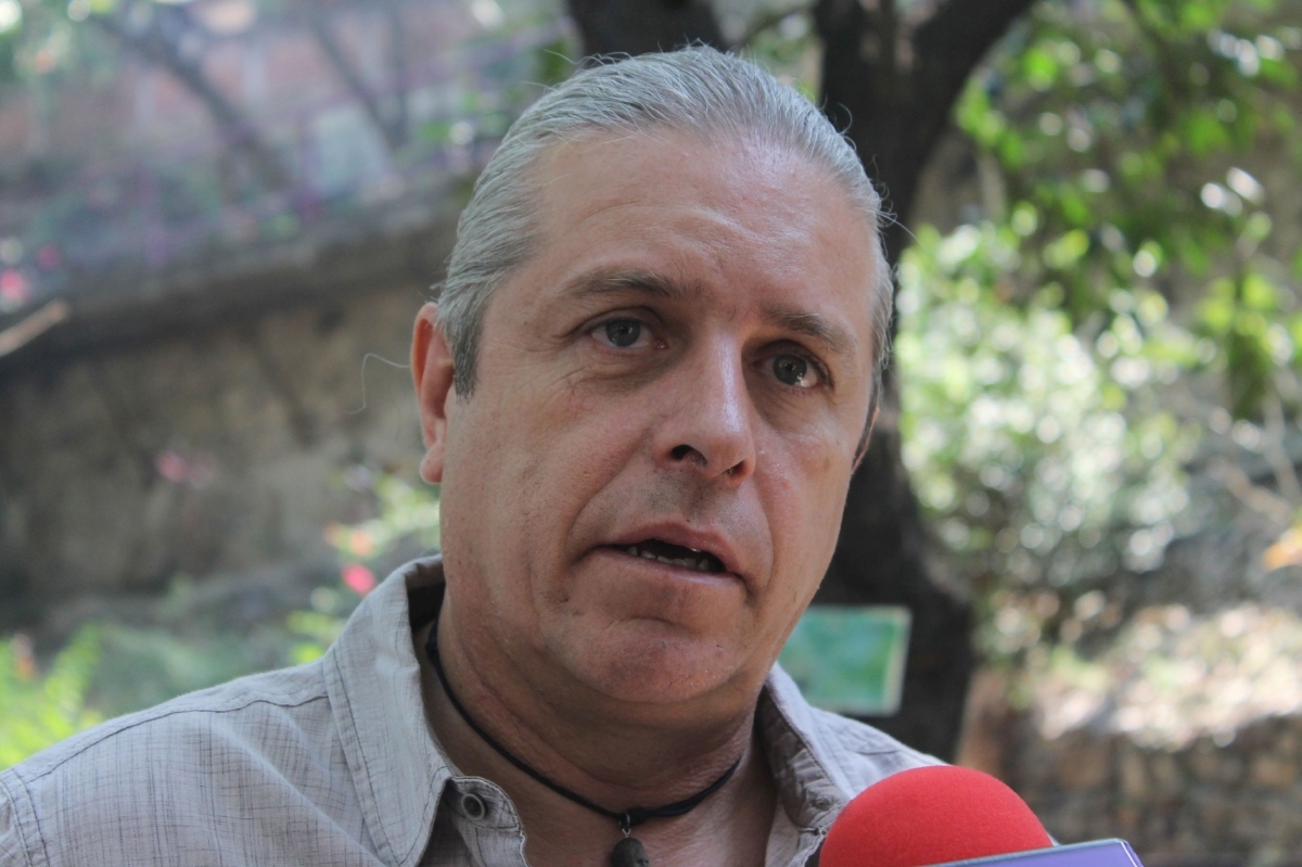 Niega Topiltzin irregularidades en licitación de verificentros