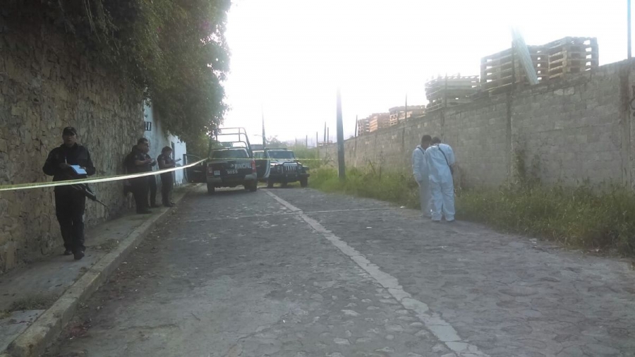 Encuentran un cadáver con quemaduras y golpes