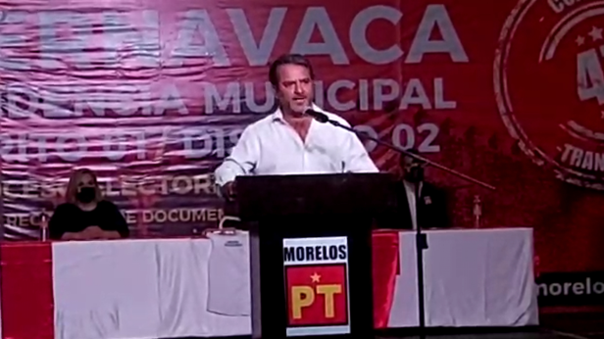 Se registra Antonio Villalobos para la reelección a la alcaldía de Cuernavaca, por el PT