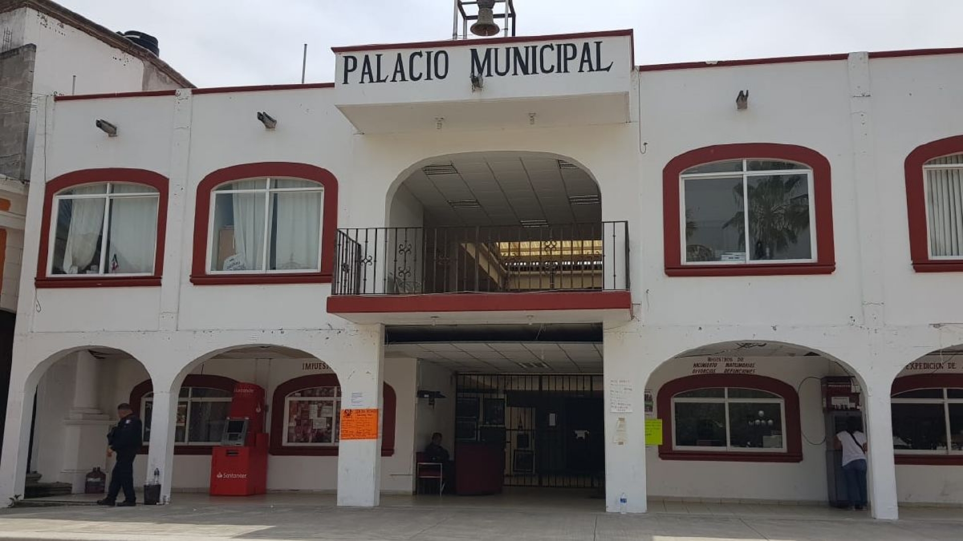 Suspenden servicios en la presidencia municipal de Puente de Ixtla