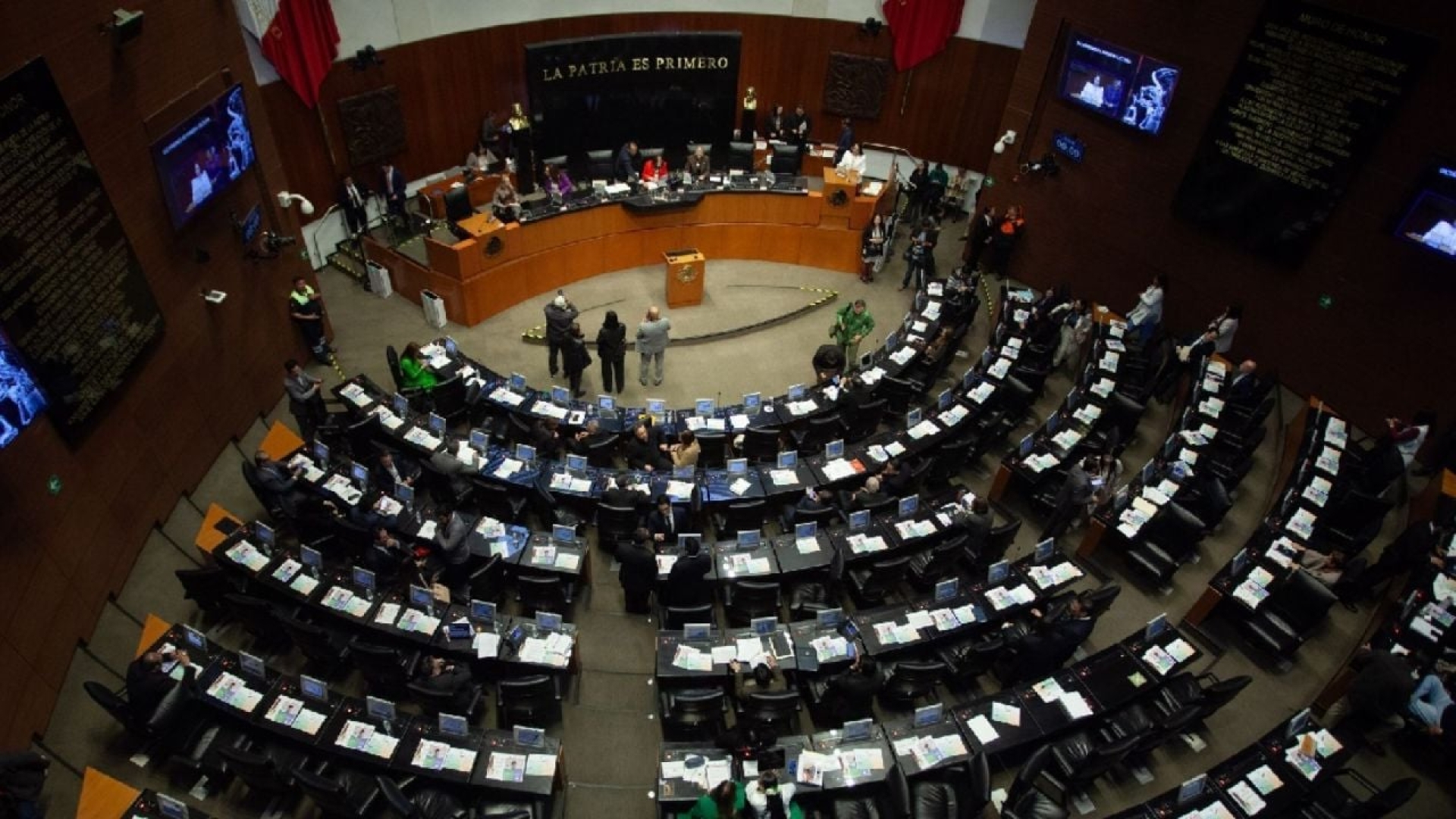 Senado analiza posible traición a la patria de gobernadora de Chihuahua