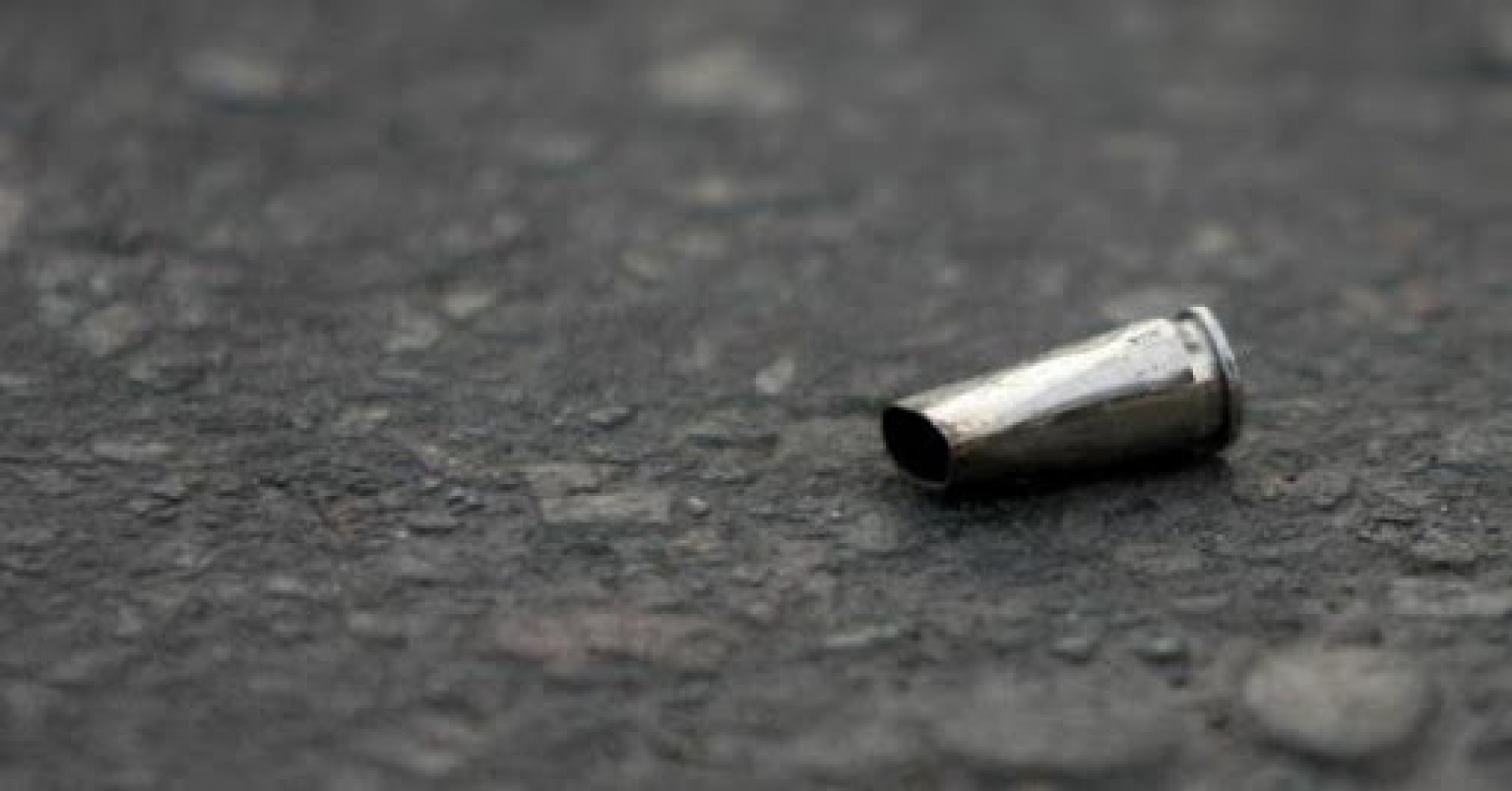 Atacado a balazos dentro de su casa