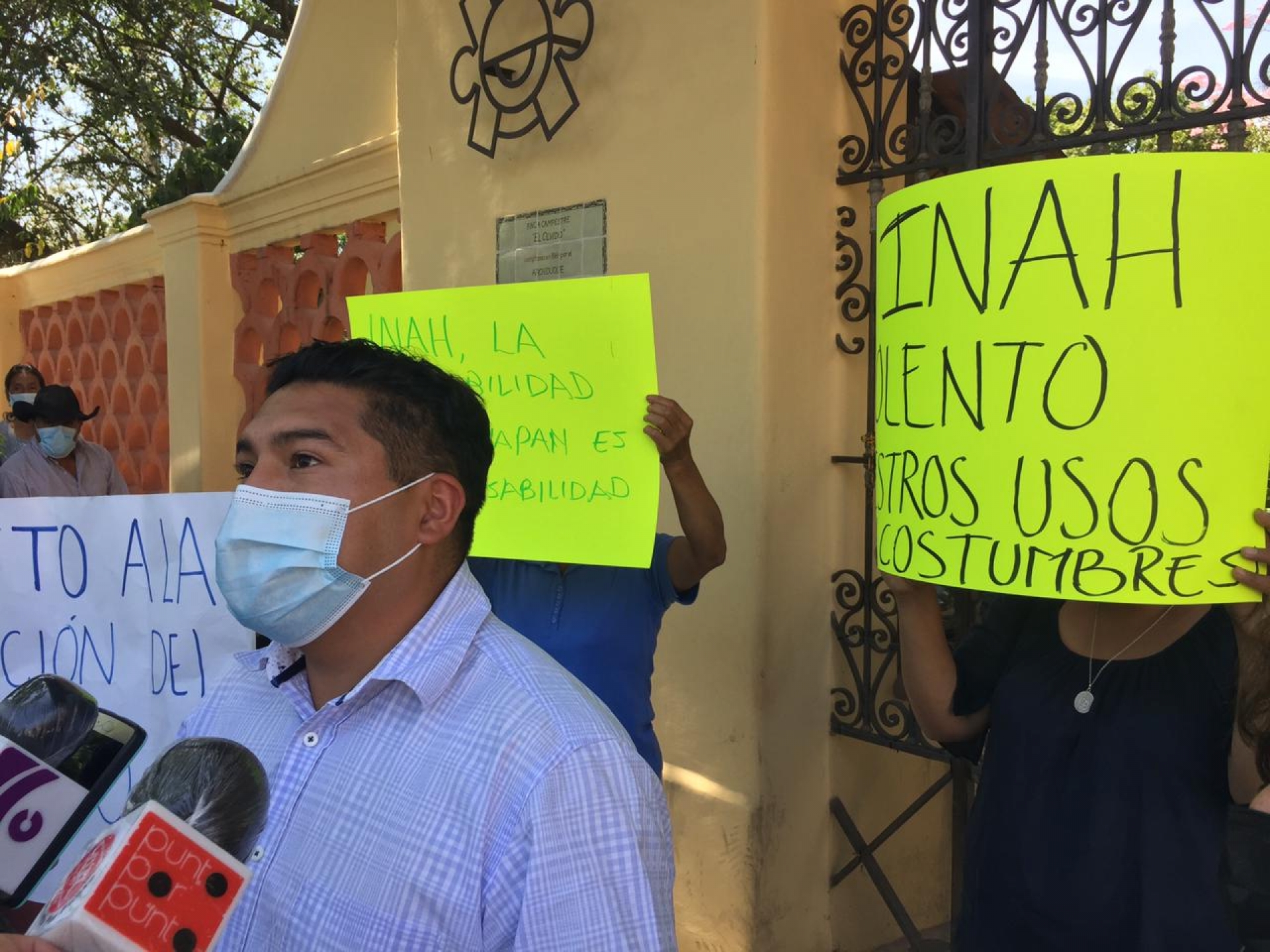 Protestan habitantes de Hueyapan en INAH; exigen se corrija estudio antropológico