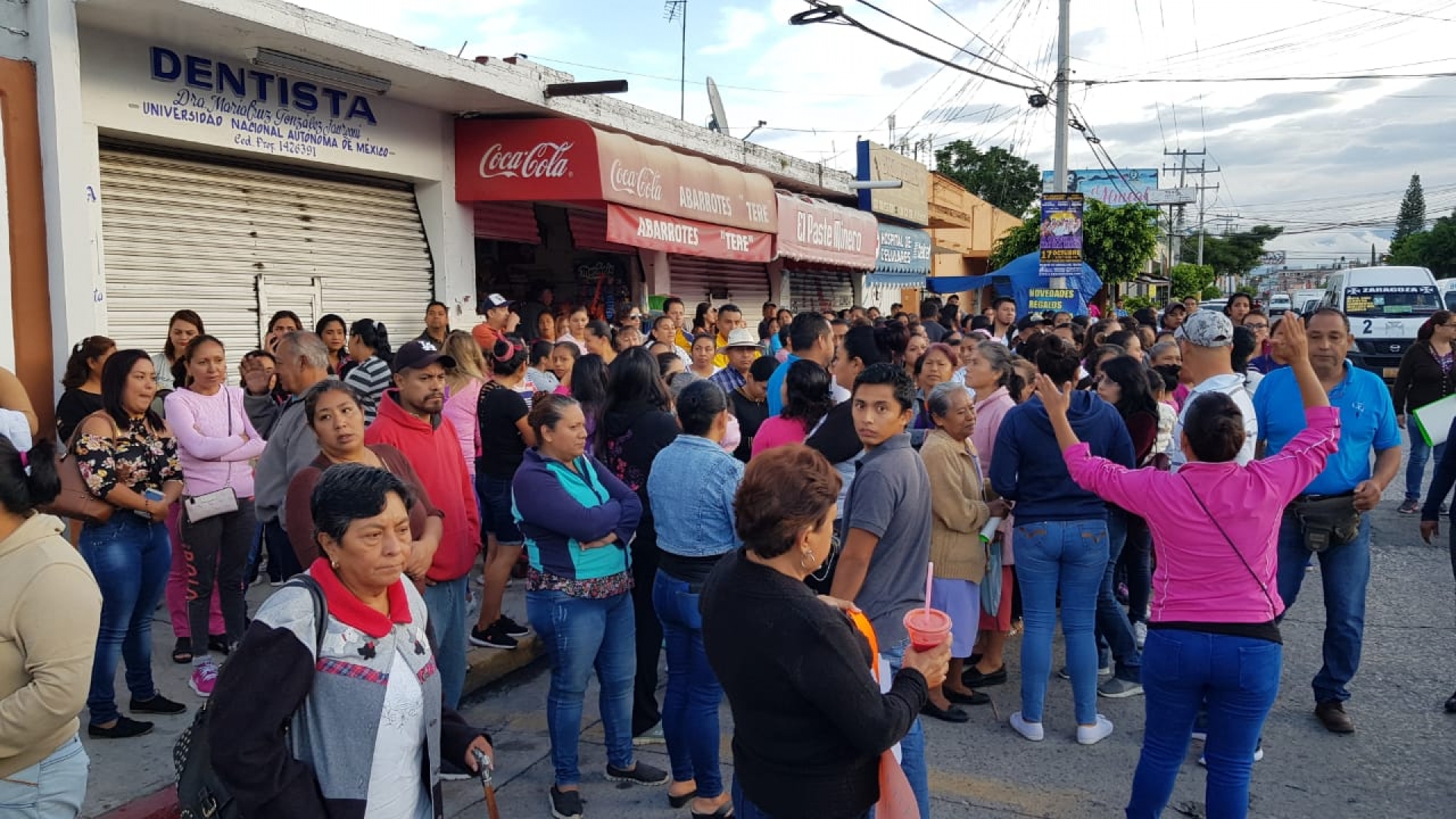Protestan en Cuautla padres de familia de la escuela 'Gregorio Torres'