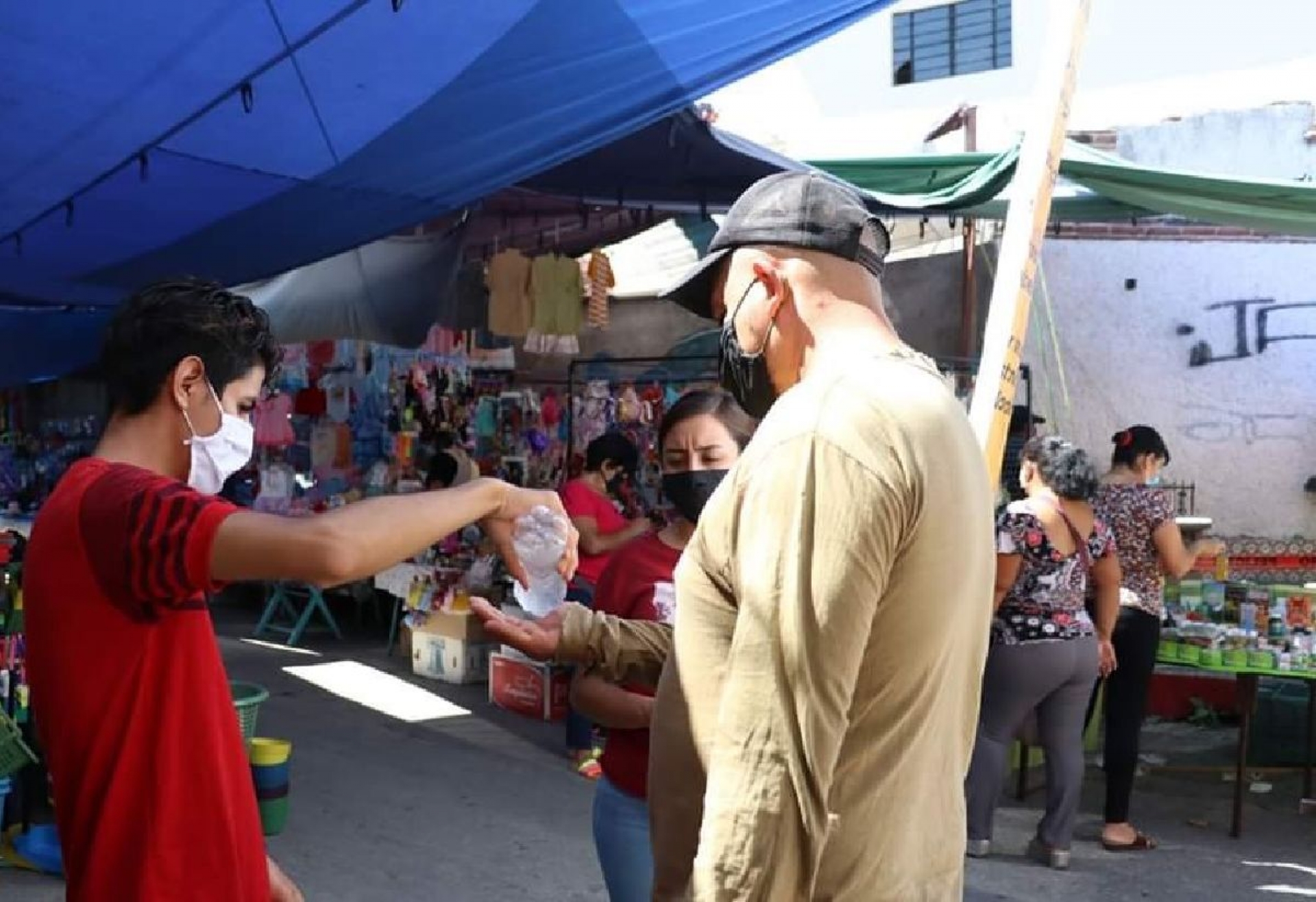Mantendrán filtros sanitarios en zonas comerciales de Miacatlán