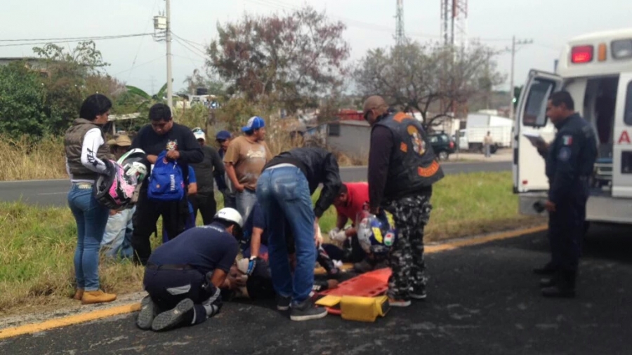 Resultó herido al derrapar en su moto