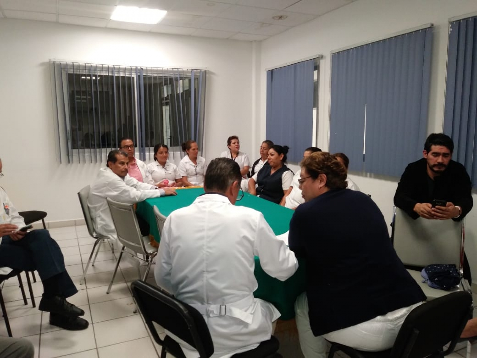 Por la falta de insumos, personal protesta en el hospital Parres