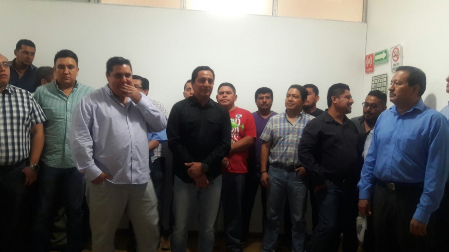 Dejan plantados a diputados del G-10