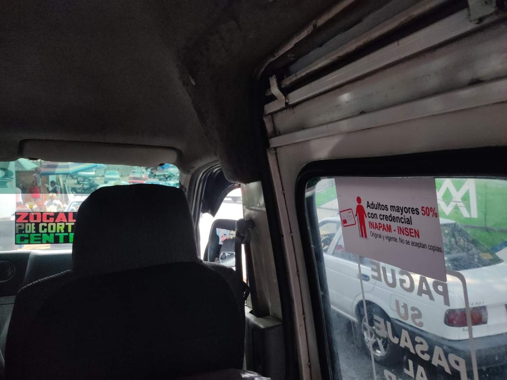 Diario traslada a diez personas con credencial del Inapam