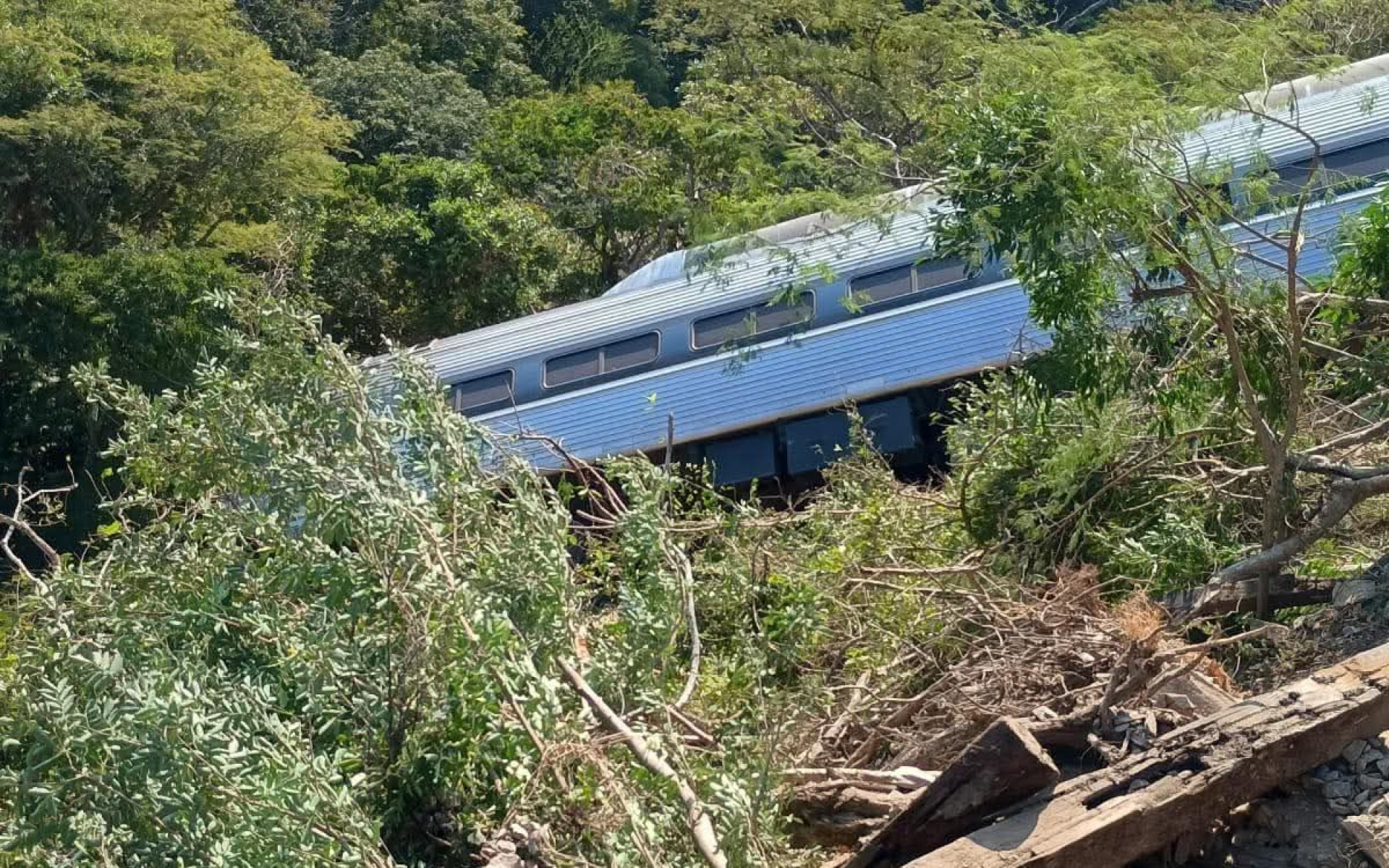 Expresa gobernadora de Morelos solidaridad con familias de personas fallecidas y lesionadas tras accidente del Tren Interoceánico