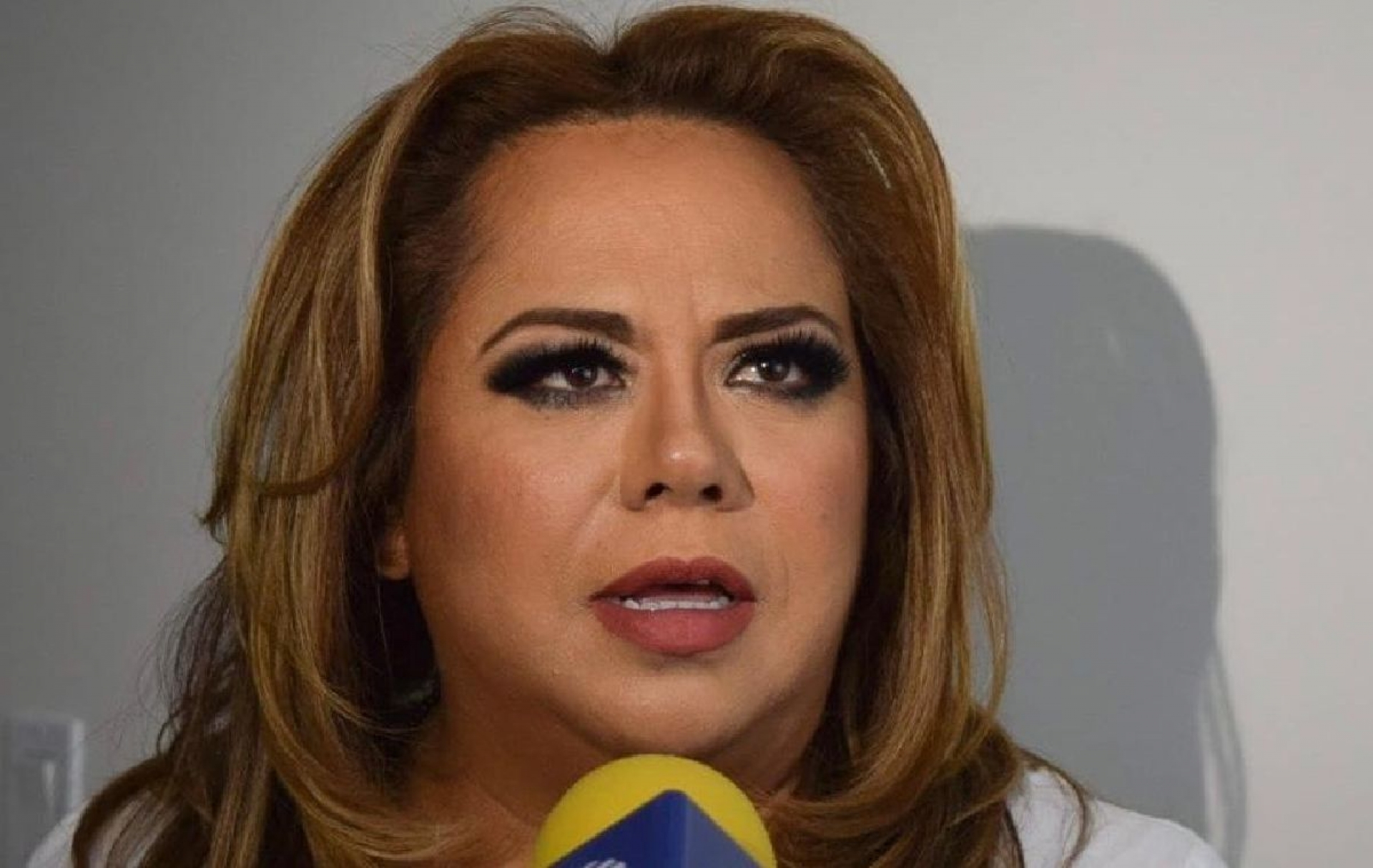 Interviene Tania Valentina en favor de trabajadores de reinserción social