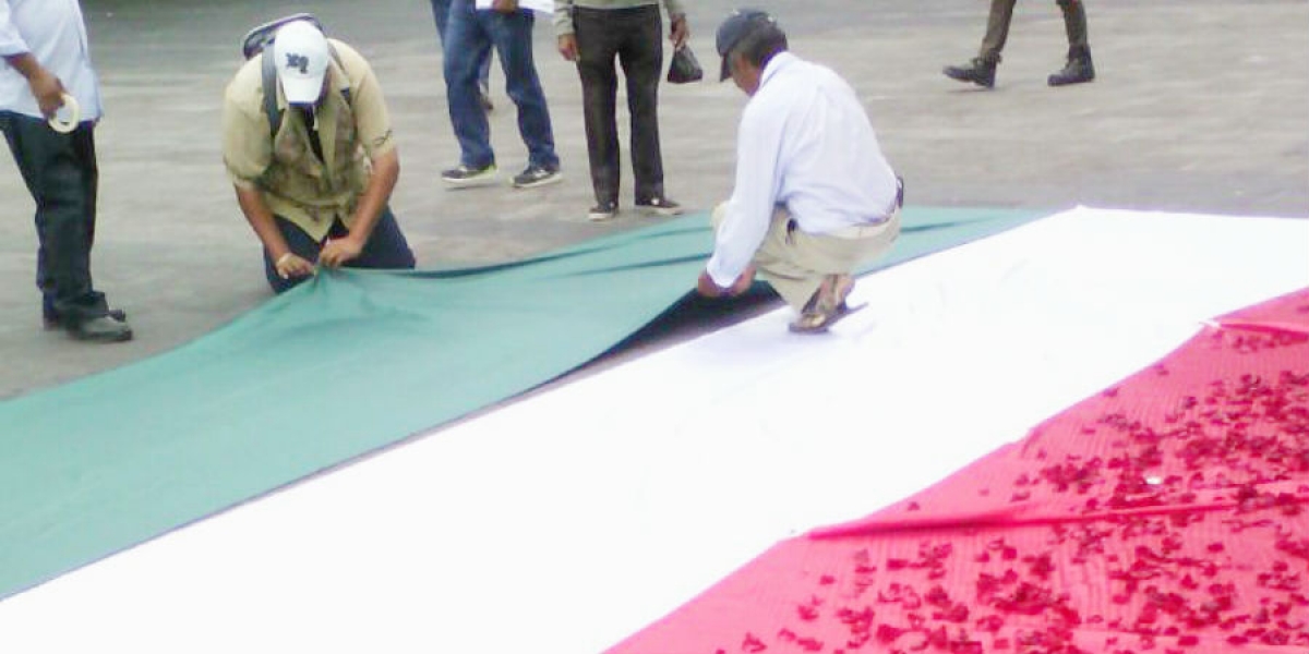 Llevan a cabo campesinos instalación de ofrenda del maíz