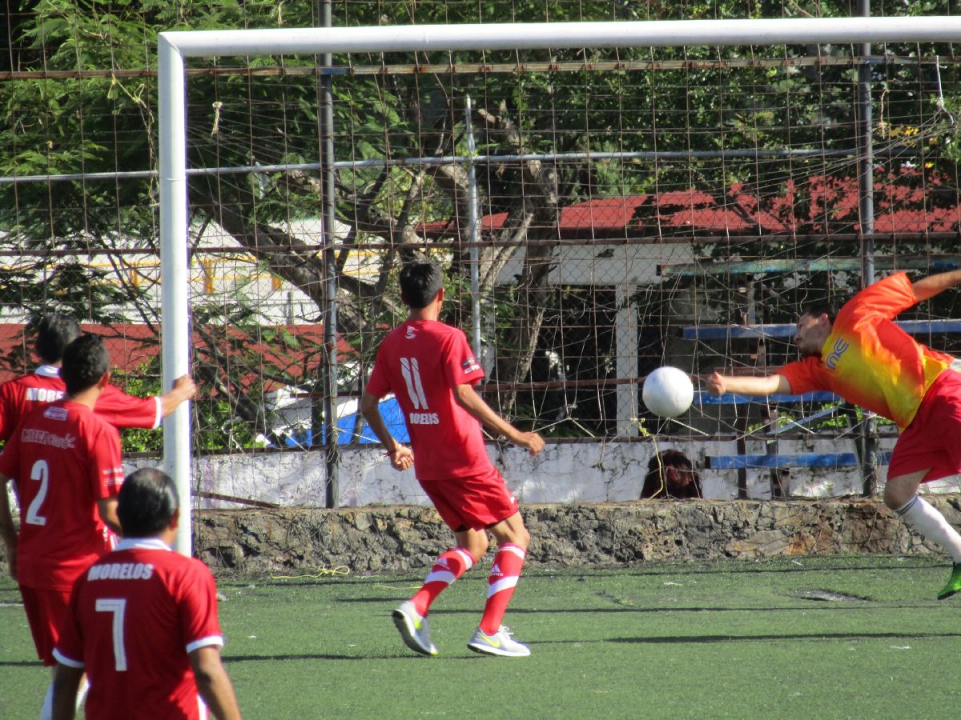 Delegación ISSSTE, SAT y Hospital Centenario comandan la Liga Premier de Futbol
