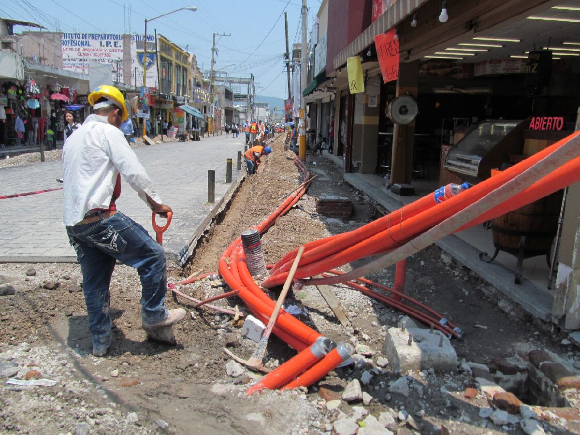 Comienzan trabajos de cableado subterráneo en avenida principal de Jojutla