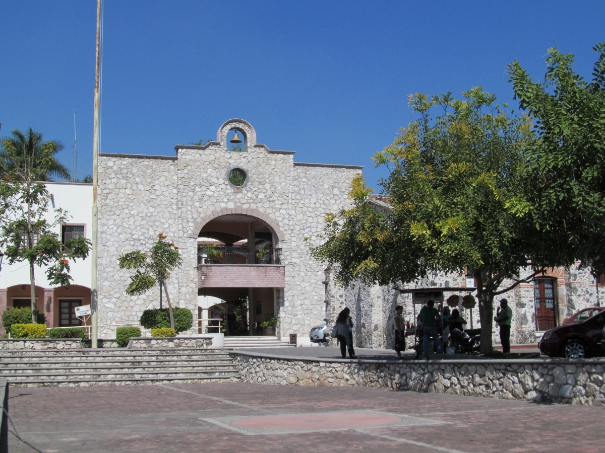 En duda, realización de catálogo de fiestas populares de la región sur