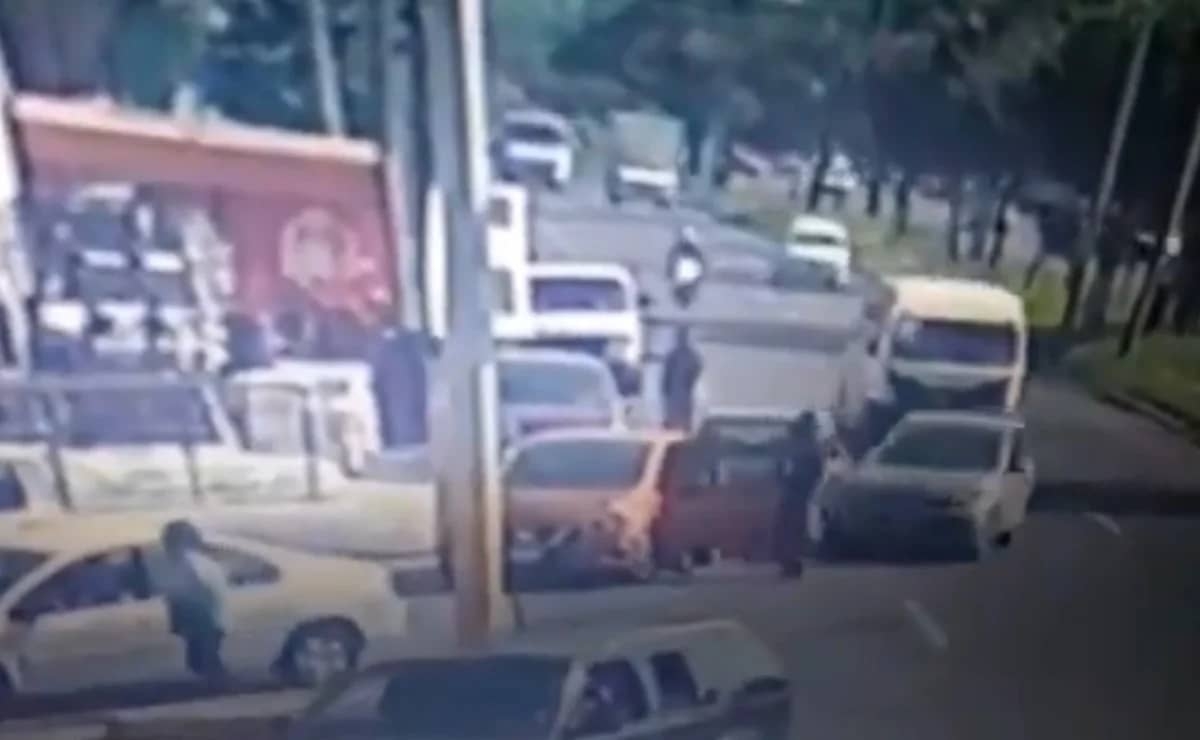 Asaltante termina atropellado y golpeado, en Ecatepec