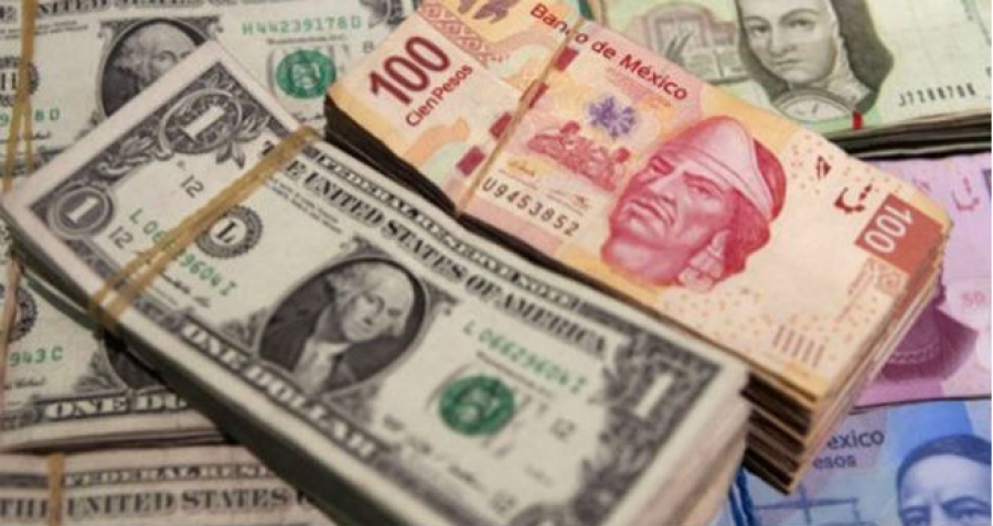 Dólar inicia semana en 18.03 pesos a la venta en bancos