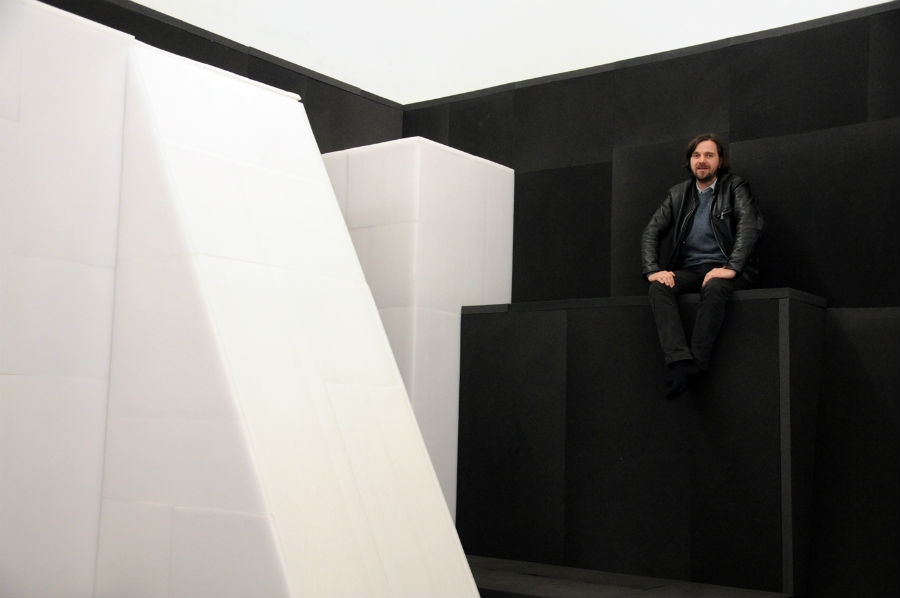 Con Yo transporto, artista de Morelos convierte a la SAP Siqueiros, en caja de embalaje de arte monumental