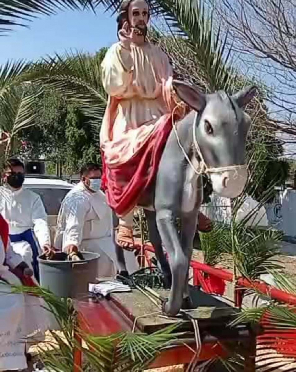 Con alusiones al covid celebraron el domingo de ramos