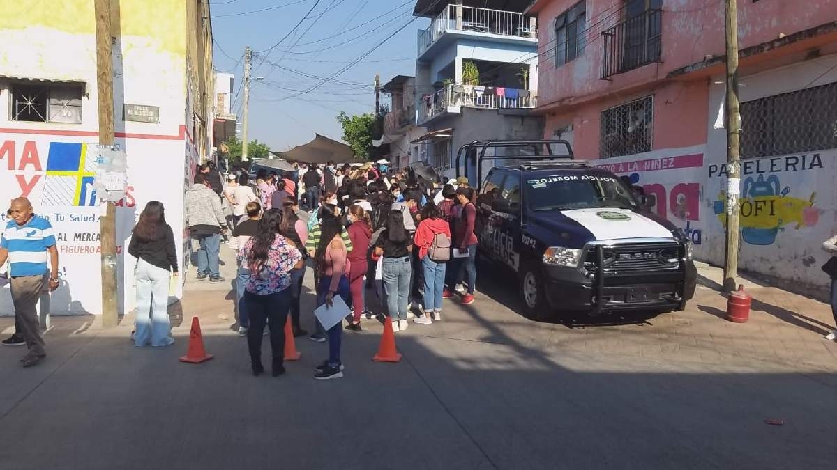 Aplican primera dosis a adolescentes de Puente de Ixtla