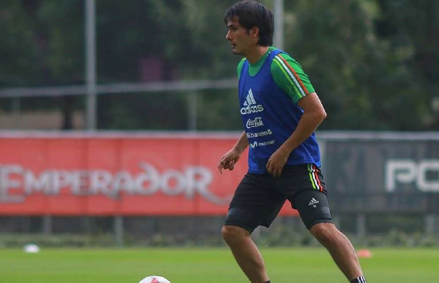 Por problema de visado, Jorge Hernández no viajó con el Tri a Estados Unidos