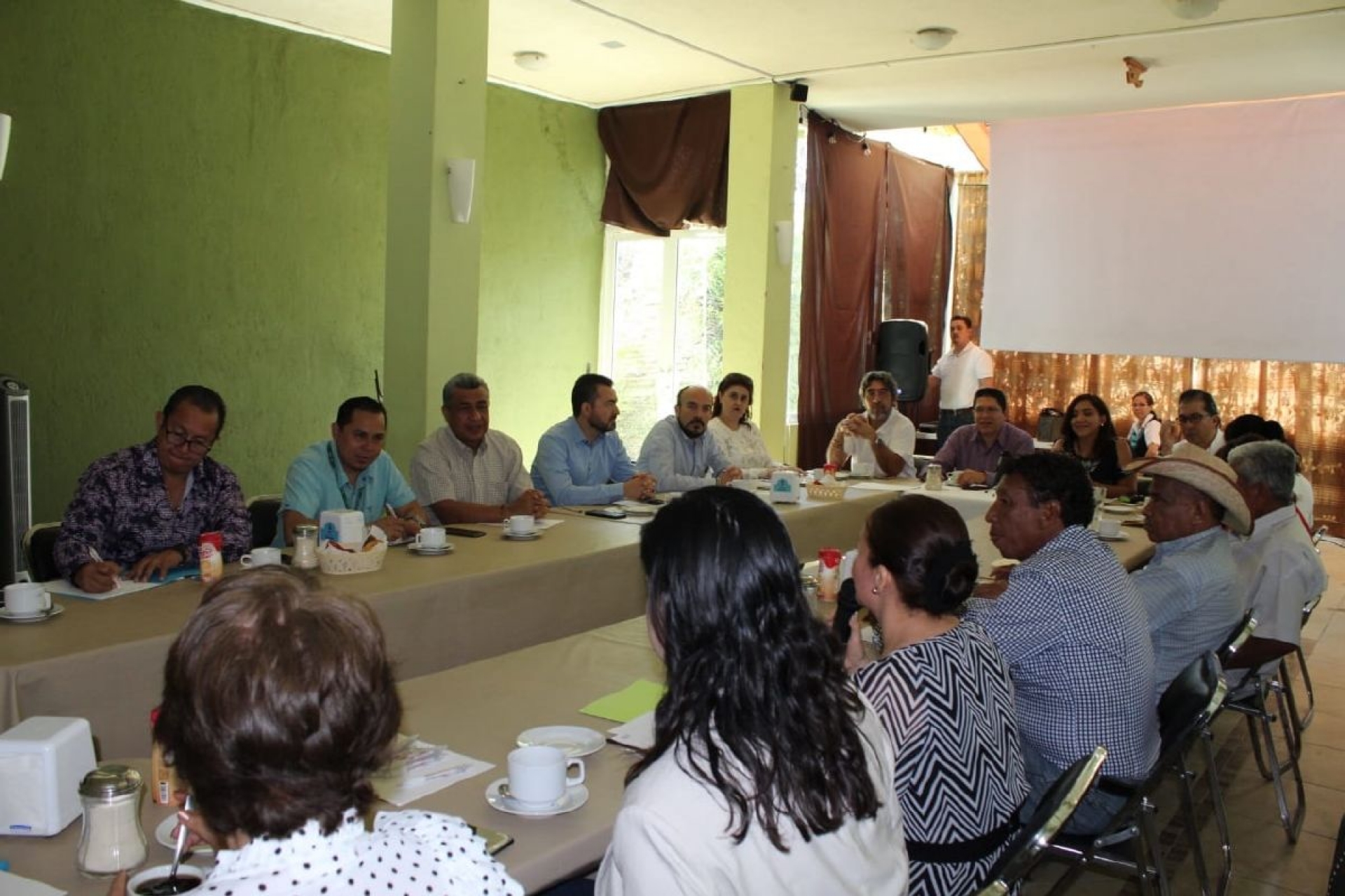 Autoridades del IMSS Morelos se reúnen con representantes de la Unión de Cañeros