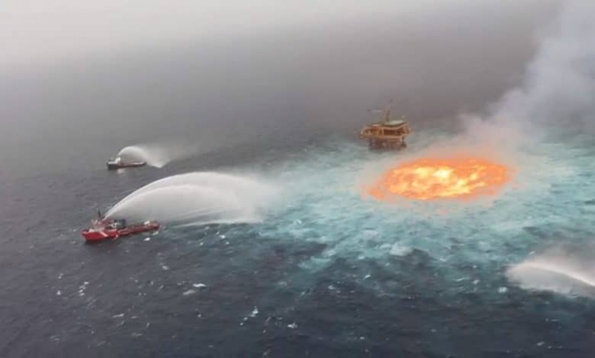 Se registra incendio en ducto marino de PEMEX en Campeche