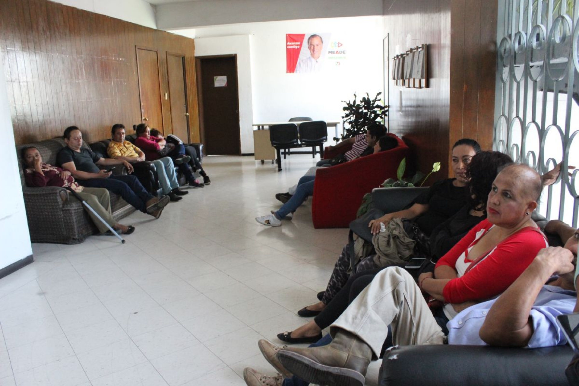 Protesta en el PRI estatal; diálogo respetuoso, dice directiva