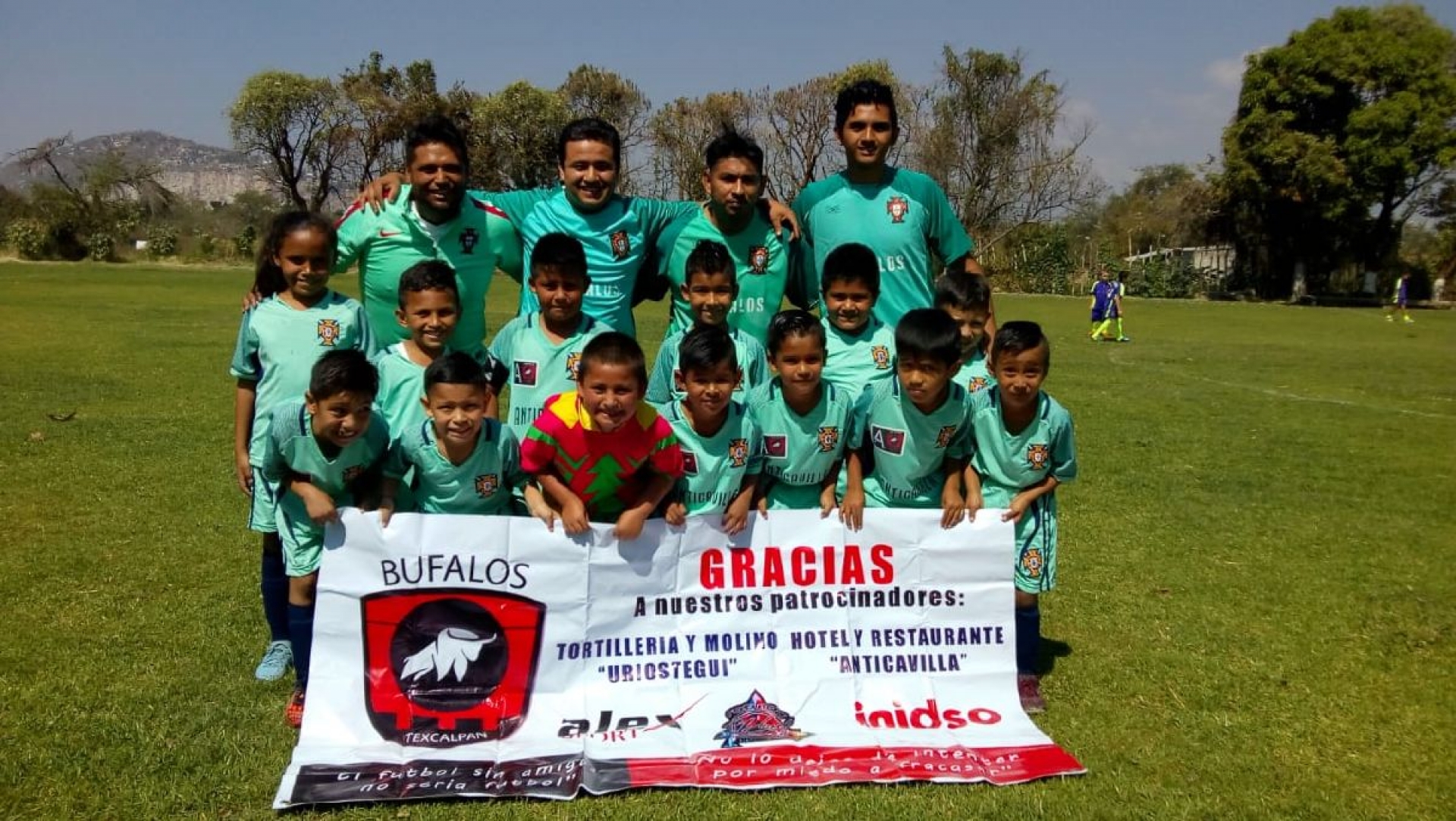 Búfalos Texcalpan le pega al campeón