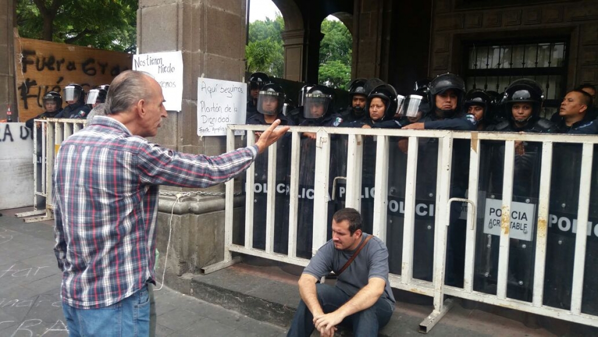 Trabajadores del Congreso afirman que continuarán en plantón