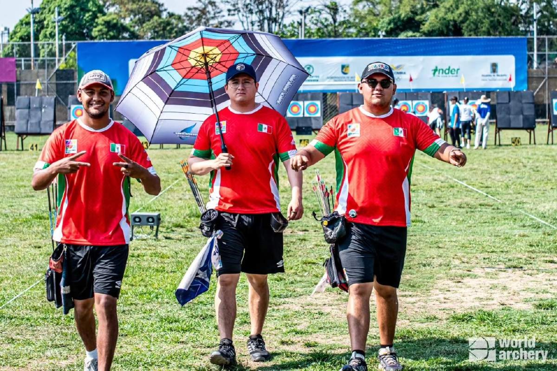 Gana morelense oro en tiro con arco